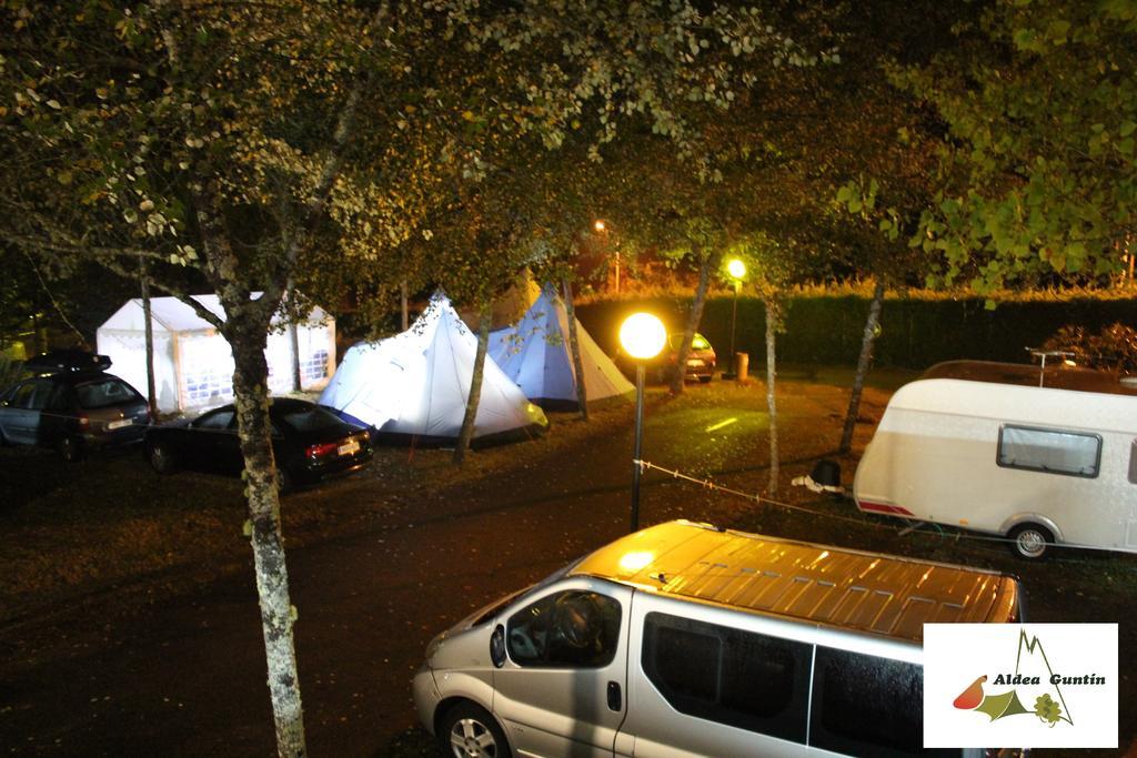 Отель Aldea Guntin Camping Caniza Ла-Каньиса Экстерьер фото